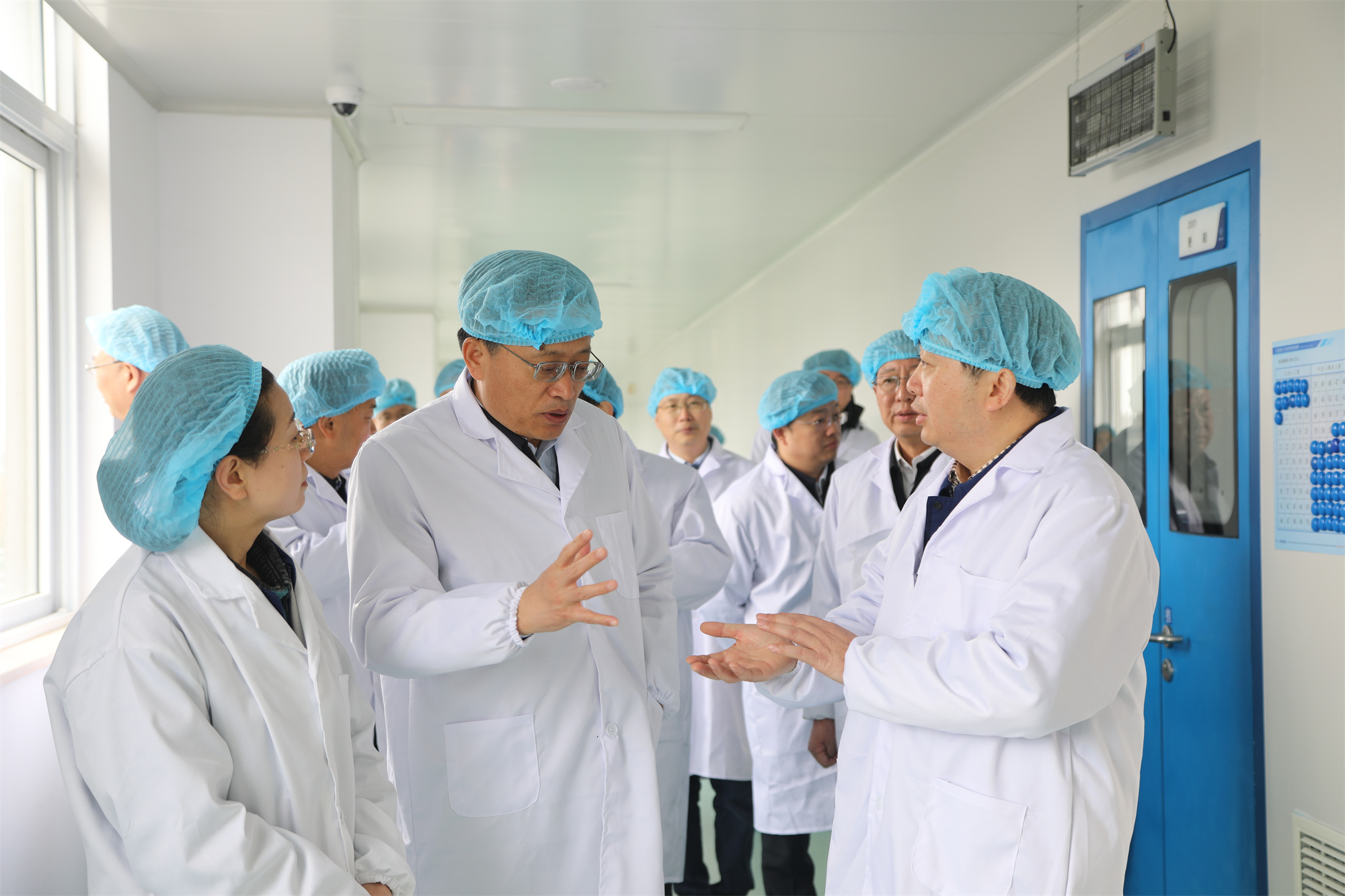 江苏省副省长胡广杰一行莅临英国上市公司365调研指导