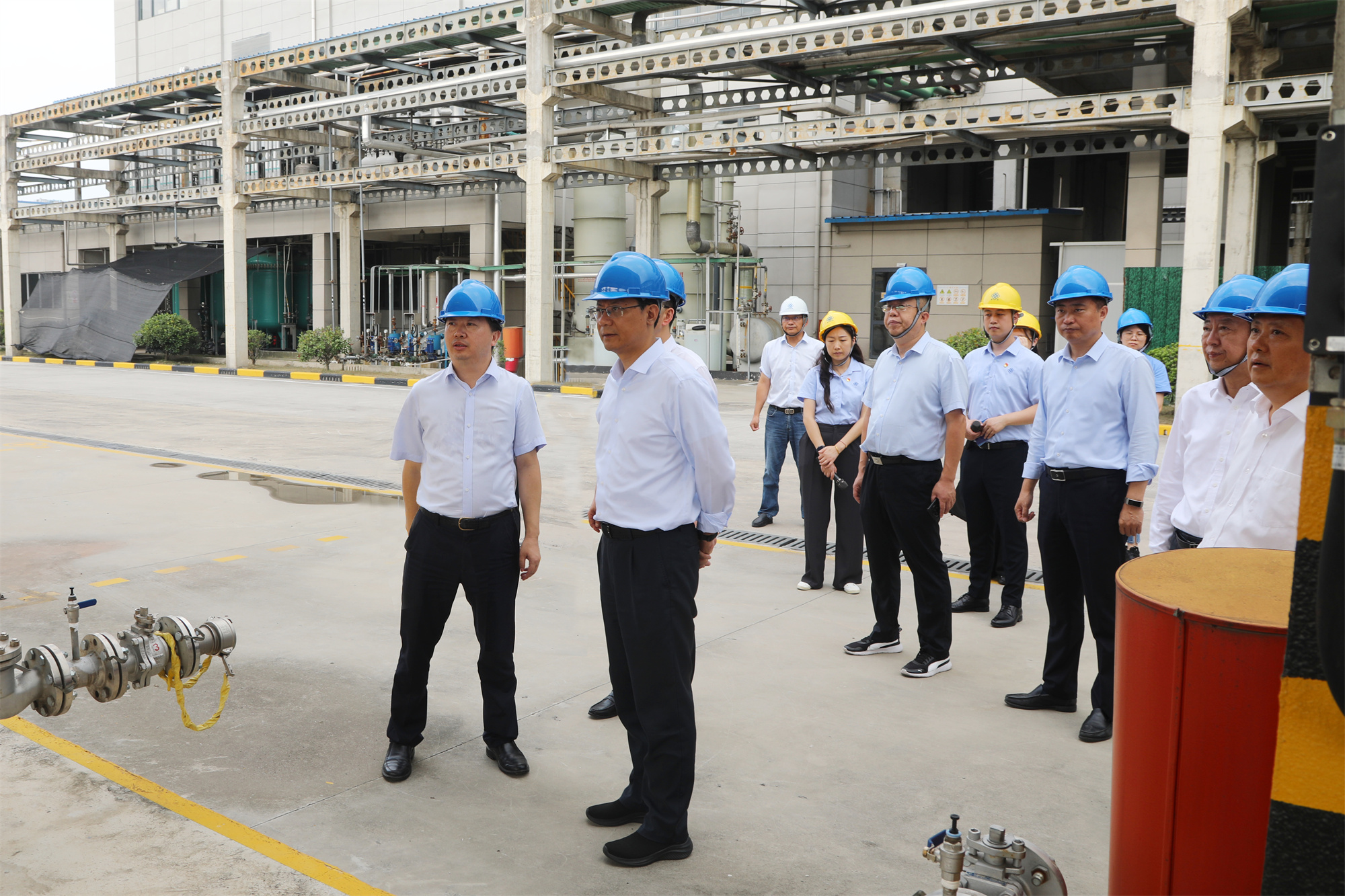 市委书记王进健赴英国上市公司365开展节前安全生产检查